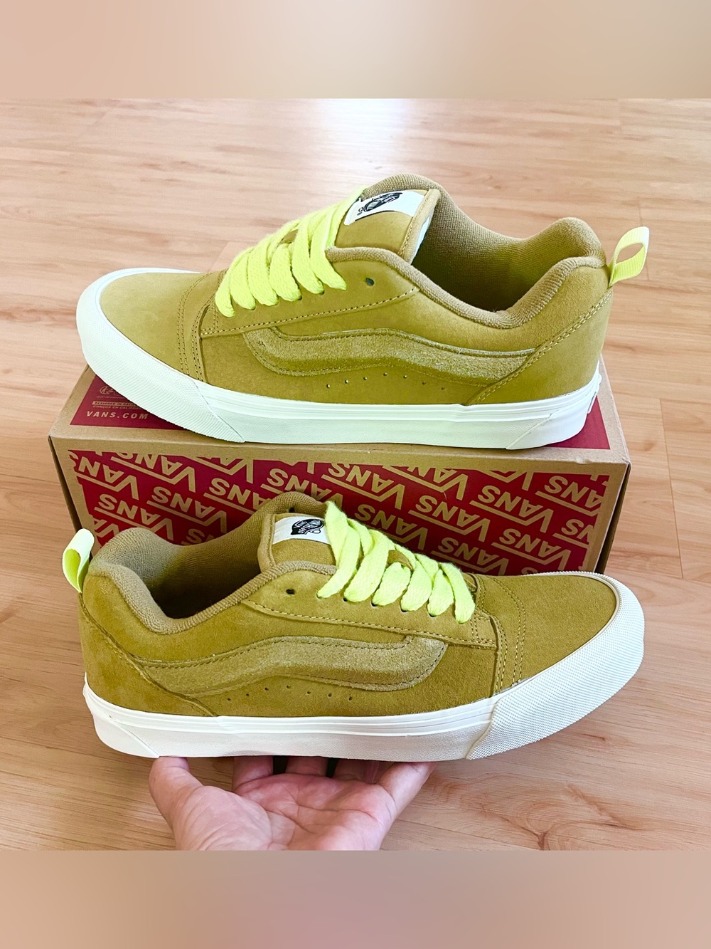 Vans Knu Skool Women 10.5US Mens 9.0US